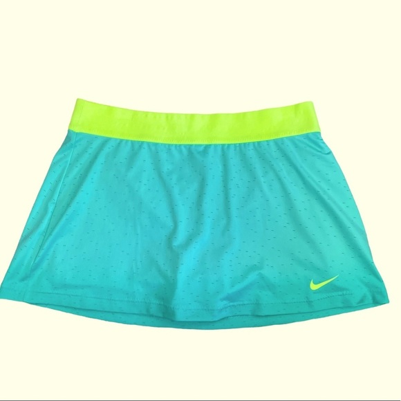 Nike Dresses & Skirts - Nike Dri Fit Turquoise Tennis Skirt built in Shorts size Medium